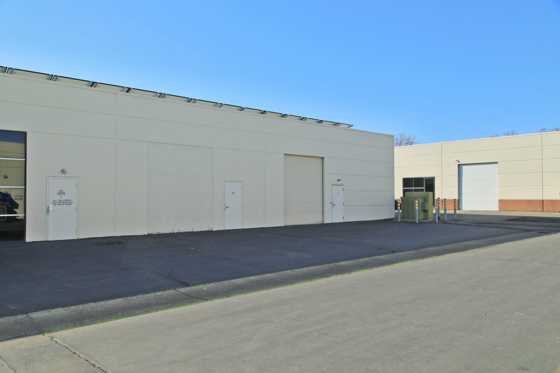 3875 Atherton Road roll up warehouse door exterior