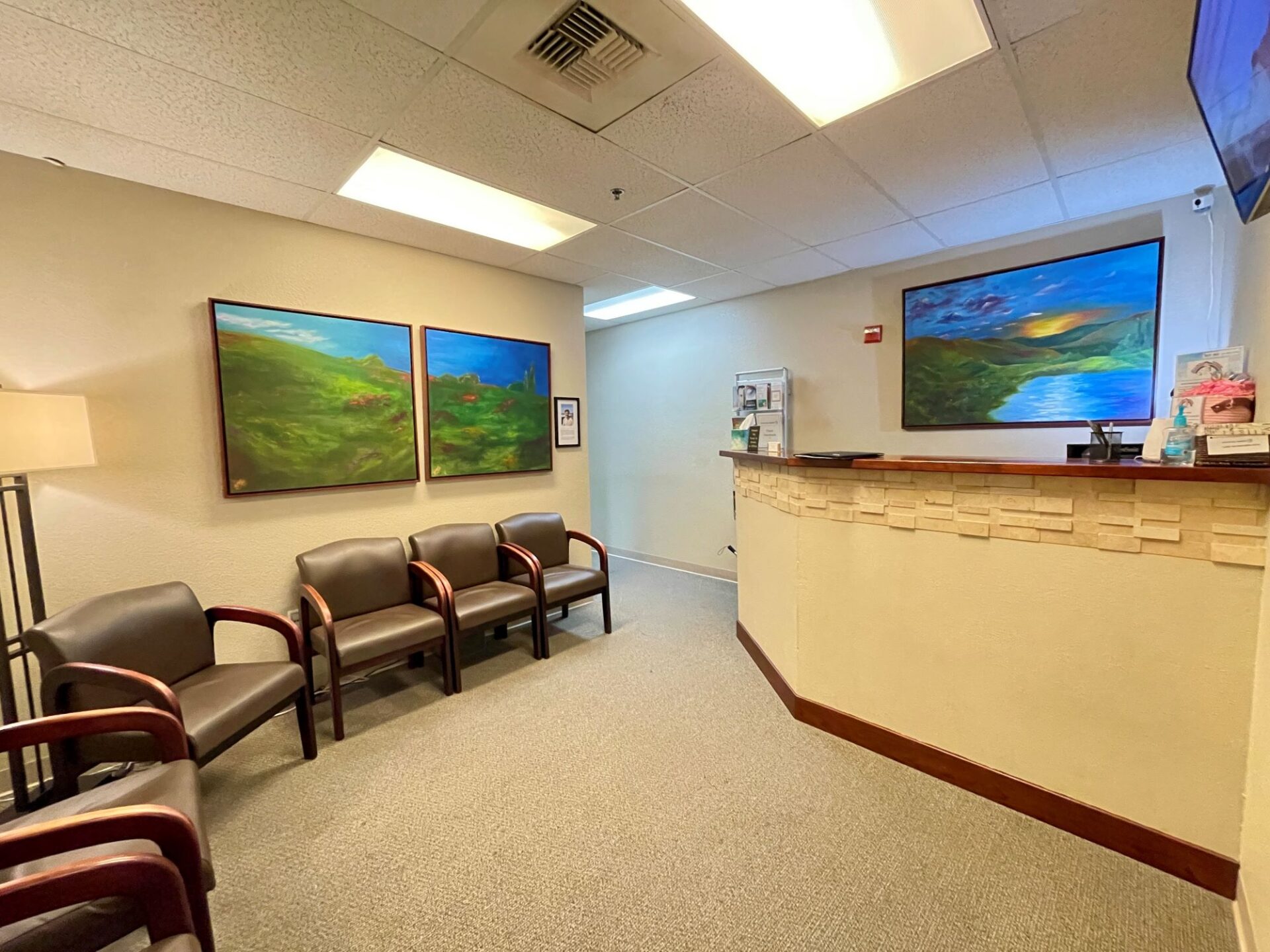 2530 Douglas Boulevard interior picture of a lobby with waiting area and reception desk